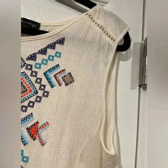 French Laundry Cross Stitch Printed Keyhole Neck Eyelet Boho Tank Top Size L - Picture 2 of 11